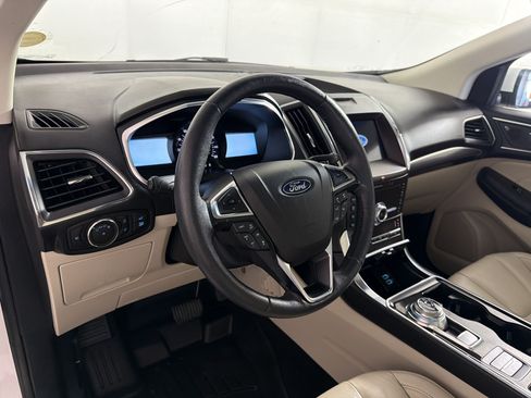 Used 2020 Ford Edge Titanium w/ Class II Trailer Tow Package AWD/4WD image 4