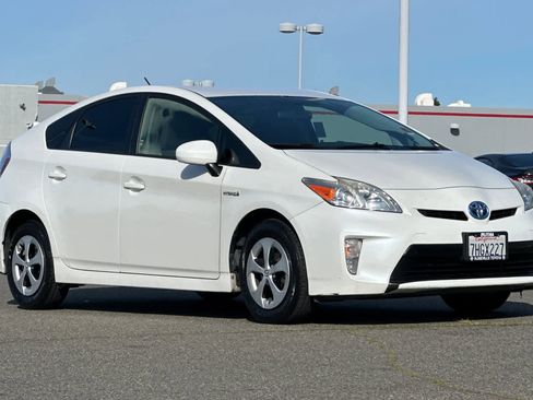 Used 2015 Toyota Prius Two image 5
