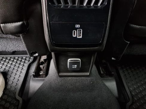 Used 2025 Jeep Compass Latitude w/ Sun & Sound Group AWD/4WD image 12