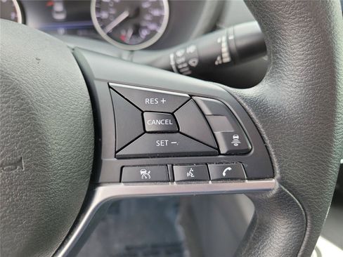 Used 2024 Nissan Sentra SV FWD image 23