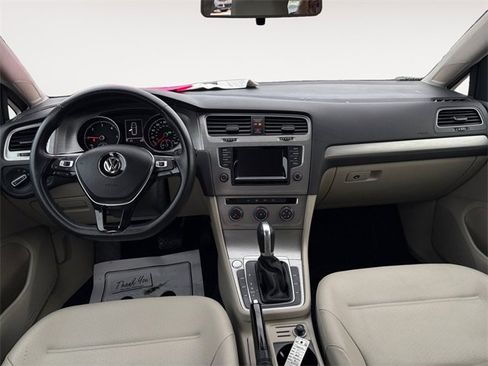 Used 2015 Volkswagen Golf TDI S image 10