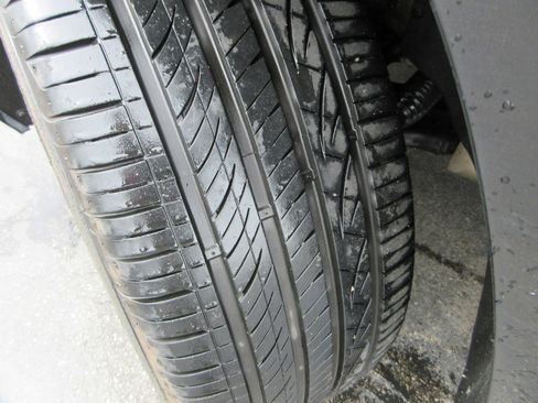 Used 2019 GMC Terrain Denali w/ GMC Pro Grade Package image 18