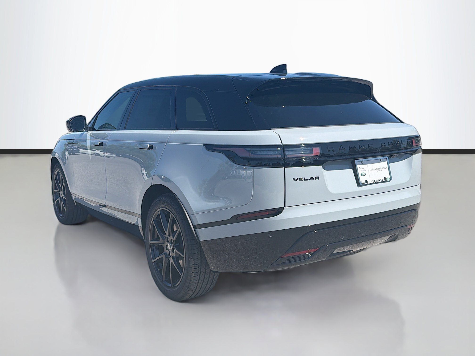 New 2026 Land Rover Range Rover Velar Dynamic SE AWD/4WD image 3