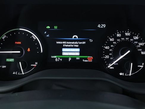 Used 2025 Toyota Sienna LE image 11