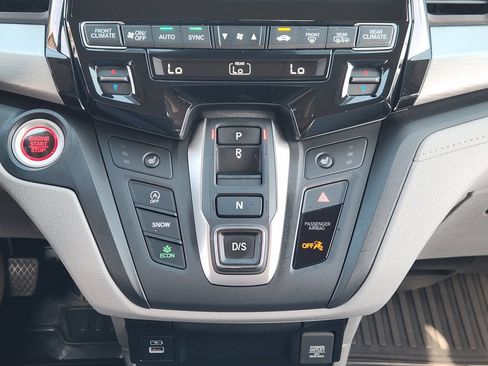 Used 2024 Honda Odyssey EX-L image 16