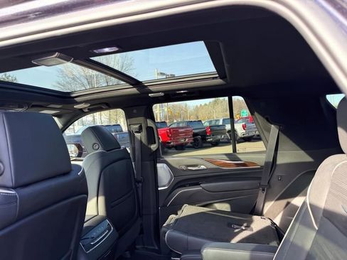 Certified 2022 Cadillac Escalade Premium Luxury w/ Performance Package image 11