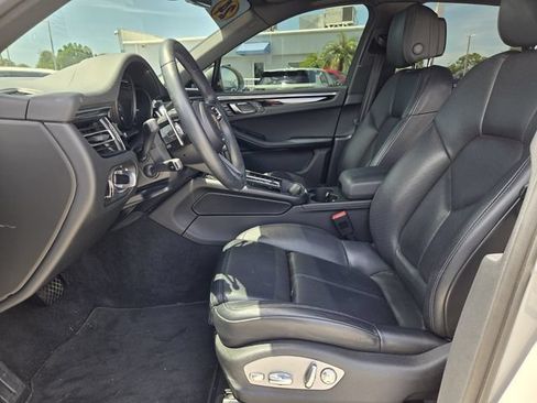 Used 2024 Porsche Macan AWD/4WD image 13