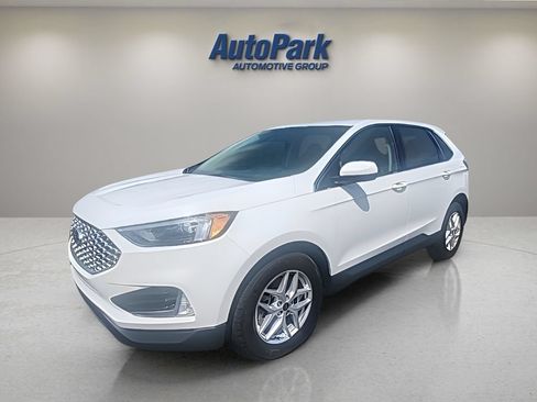 Used 2024 Ford Edge SEL w/ Convenience Package AWD/4WD image 3