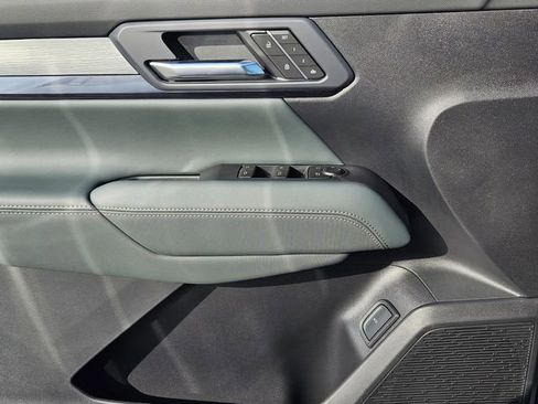 New 2026 GMC Terrain AT4 w/ Convenience Package III image 17