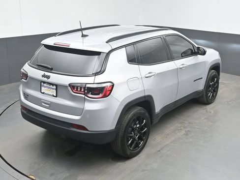Used 2025 Jeep Compass Latitude w/ Altitude Special Edition AWD/4WD image 36