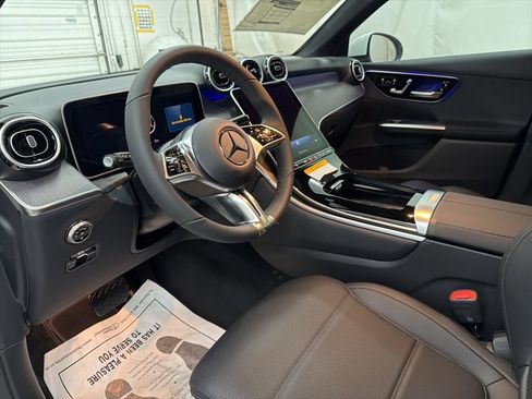 Used 2026 Mercedes-Benz GLC 300 image 12
