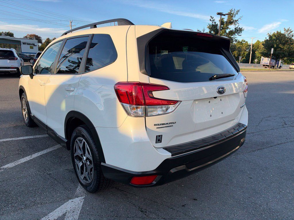 Used 2021 Subaru Forester Premium AWD/4WD image 4