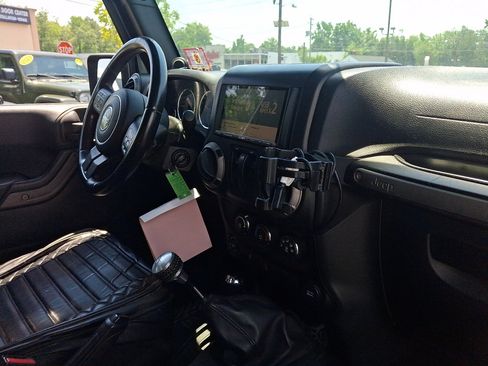 Used 2012 Jeep Wrangler Sport AWD/4WD image 12