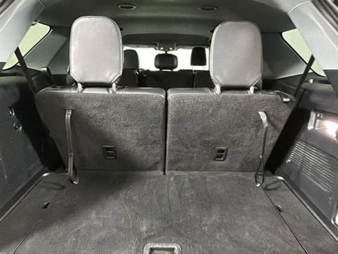 Used 2023 Ford Explorer XLT AWD/4WD image 29
