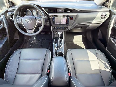 Used 2018 Toyota Corolla XLE image 15