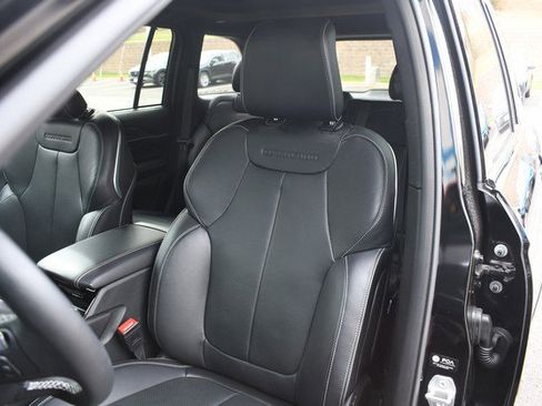 Used 2024 Jeep Grand Cherokee Overland w/ Advanced Protech Group III image 17