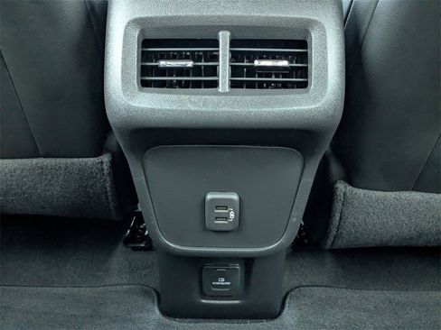 Used 2023 Chevrolet Equinox RS image 17