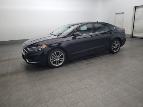 Used 2020 Ford Fusion SEL image 2