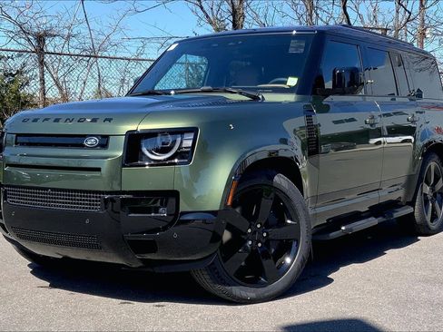 New 2026 Land Rover Defender 130 X-Dynamic SE AWD/4WD image 1