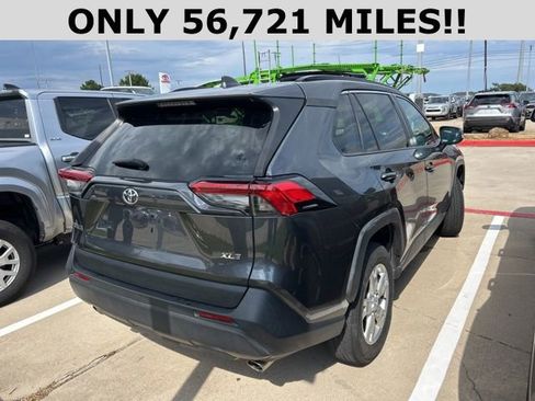 Used 2020 Toyota RAV4 XLE w/ Convenience Package FWD image 2