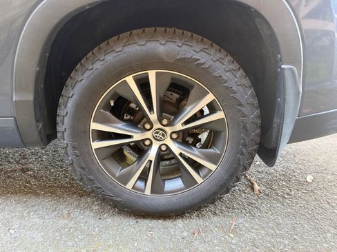 Used 2016 Toyota Highlander XLE AWD/4WD image 48