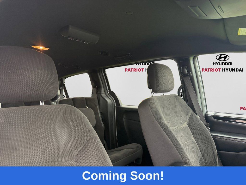 Used 2018 Dodge Grand Caravan SE FWD image 13