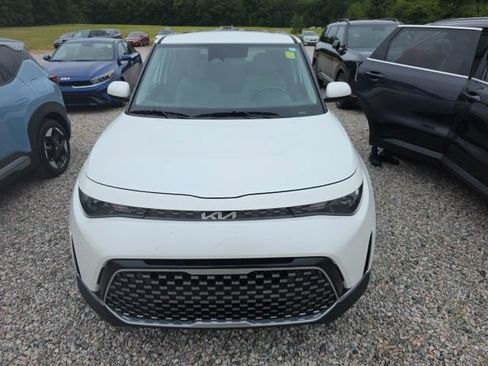 Used 2025 Kia Soul EX FWD image 2