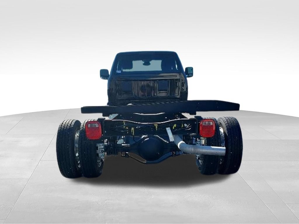 New 2024 RAM 5500 4x4 Regular Cab image 16