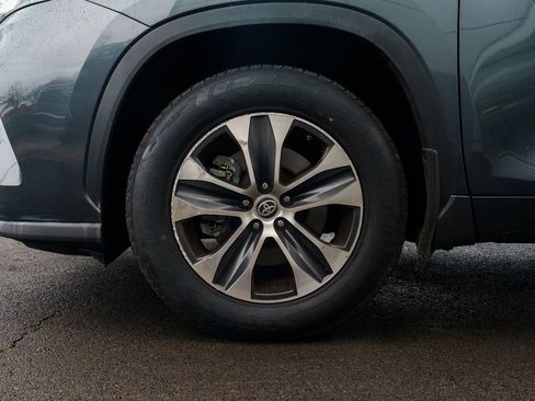 Used 2020 Toyota Highlander XLE image 7