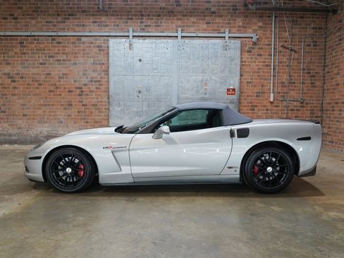 Used 2008 Chevrolet Corvette Convertible w/ Preferred Equipment Group RWD image 1