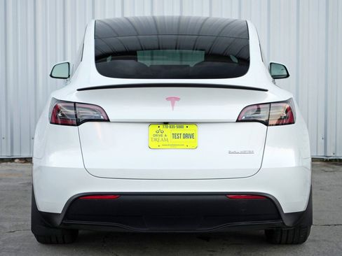 Used 2023 Tesla Model Y Performance image 49