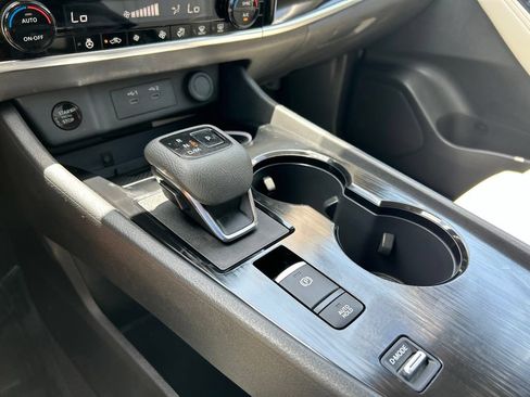 Certified 2024 Nissan Rogue SL FWD image 38