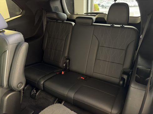 Used 2026 Buick Enclave Avenir w/ Super Cruise Package AWD/4WD image 8