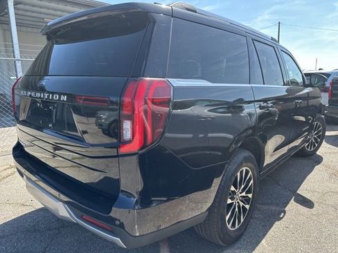 Used 2025 Ford Expedition Platinum image 6