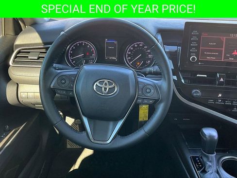 Used 2021 Toyota Camry SE image 8