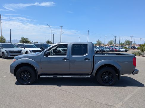 Used 2020 Nissan Frontier SV w/ Midnight Edition Floor Mats RWD image 2