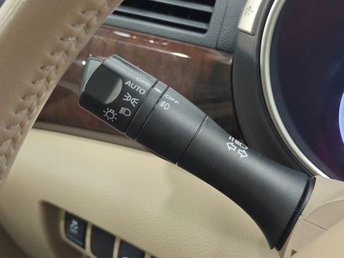 Used 2012 Nissan Quest SL FWD image 13