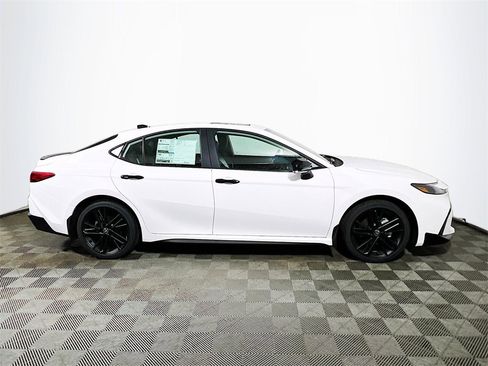 New 2026 Toyota Camry SE Nightshade image 9