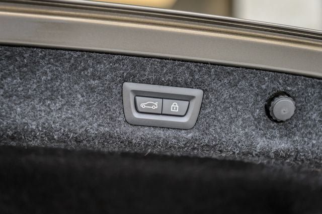 Used 2017 BMW 540i RWD image 12