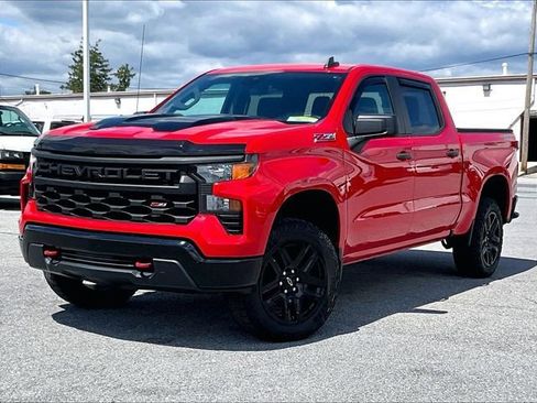 Used 2023 Chevrolet Silverado 1500 Custom Trail Boss AWD/4WD image 2