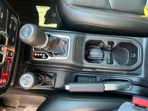 Certified 2022 Jeep Wrangler Unlimited Rubicon w/ LED Lighting Group AWD/4WD image 19