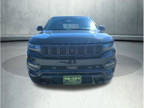 Used 2023 Jeep Grand Wagoneer Series III w/ Quick Order Packagew 28T image 11