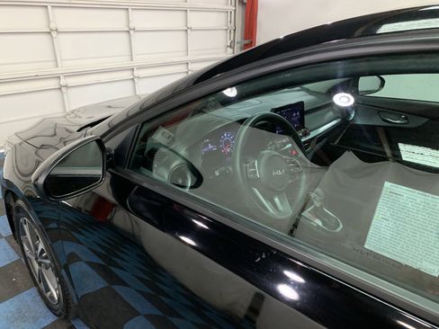 Used 2023 Kia Forte LXS image 11