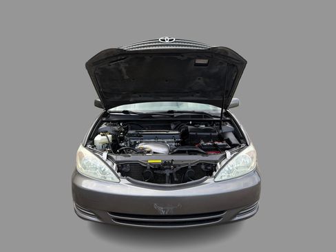 Used 2004 Toyota Camry FWD image 13