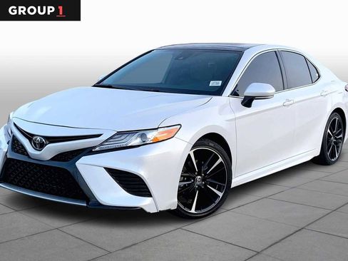 Used 2020 Toyota Camry XSE image 1