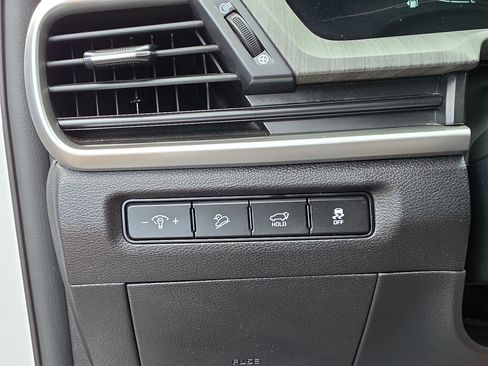Certified 2023 Kia Telluride EX w/ EX Captain's Chair Package FWD image 31