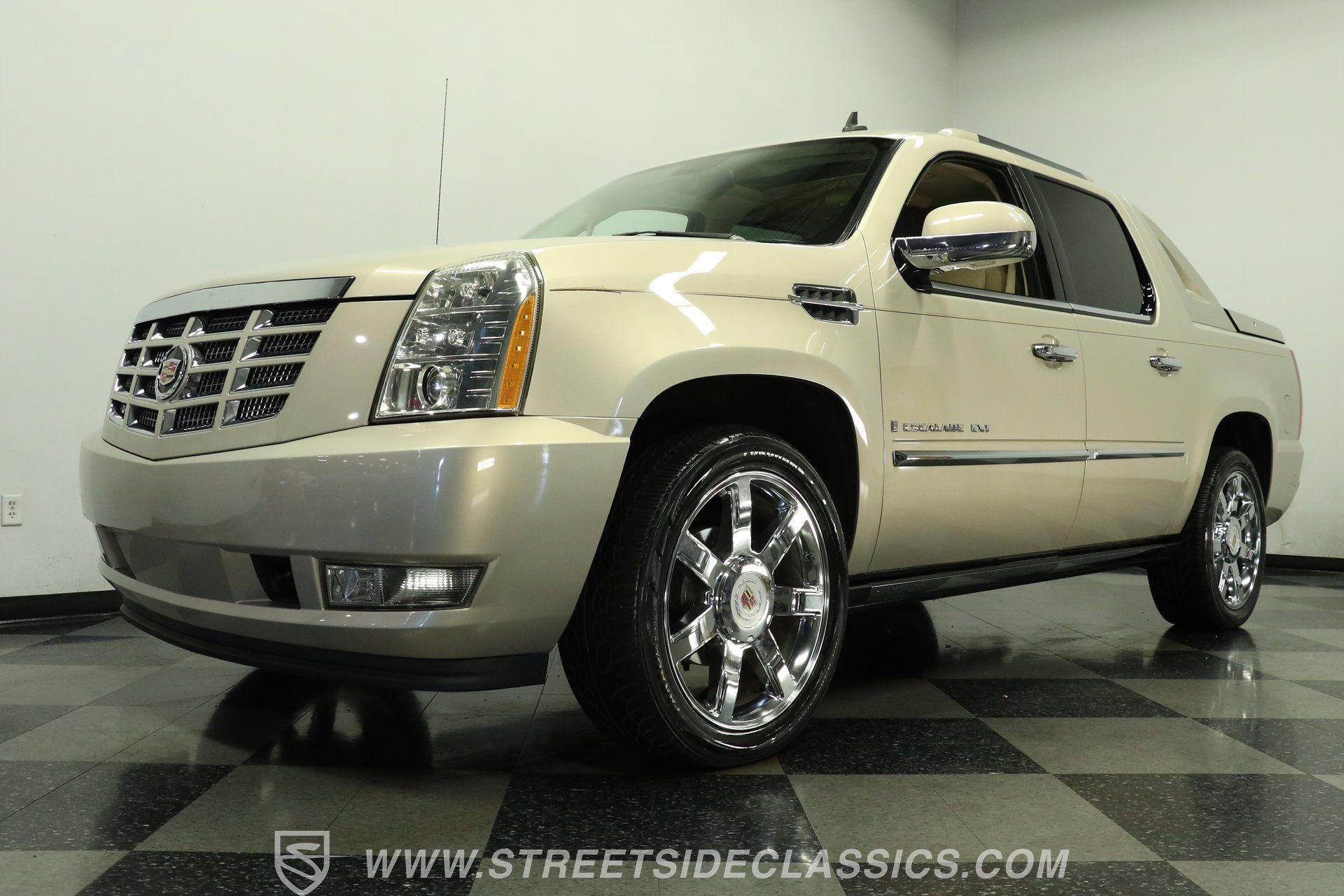 Used 2007 Cadillac Escalade EXT w/ Information Package AWD/4WD image 21