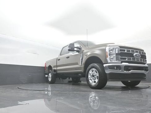 New 2026 Ford F250 XLT w/ FX4 Off-Road Package AWD/4WD image 32