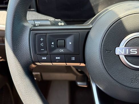 Used 2026 Nissan Kicks SV FWD image 23