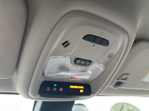 Used 2024 Buick Encore GX Avenir image 19